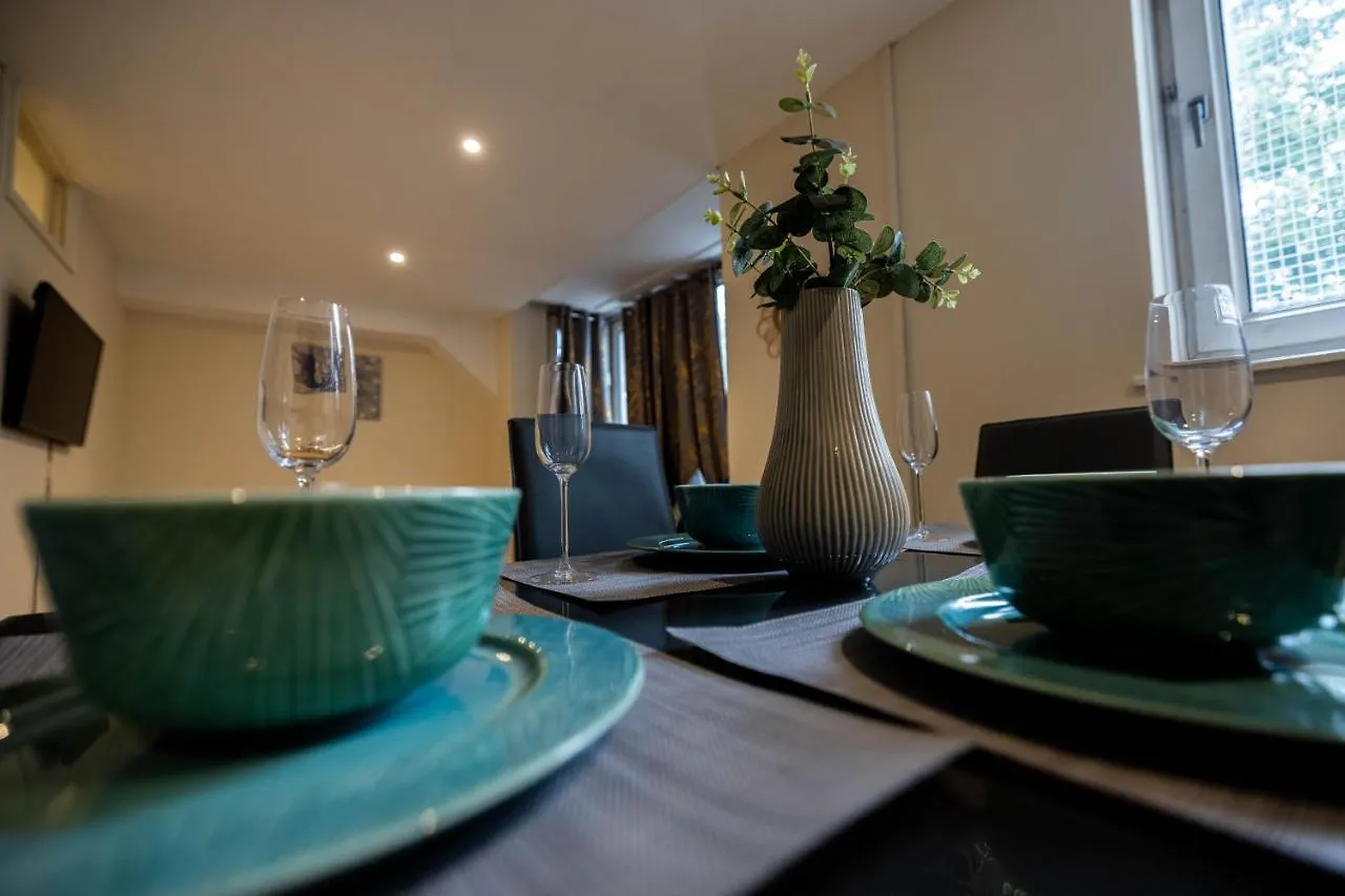 Apartment 3 Bedrooms-8Guests-Babycot-15Mintopepys-Freeparkg London